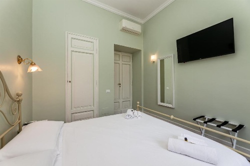 Pantheon Luxury House image 8